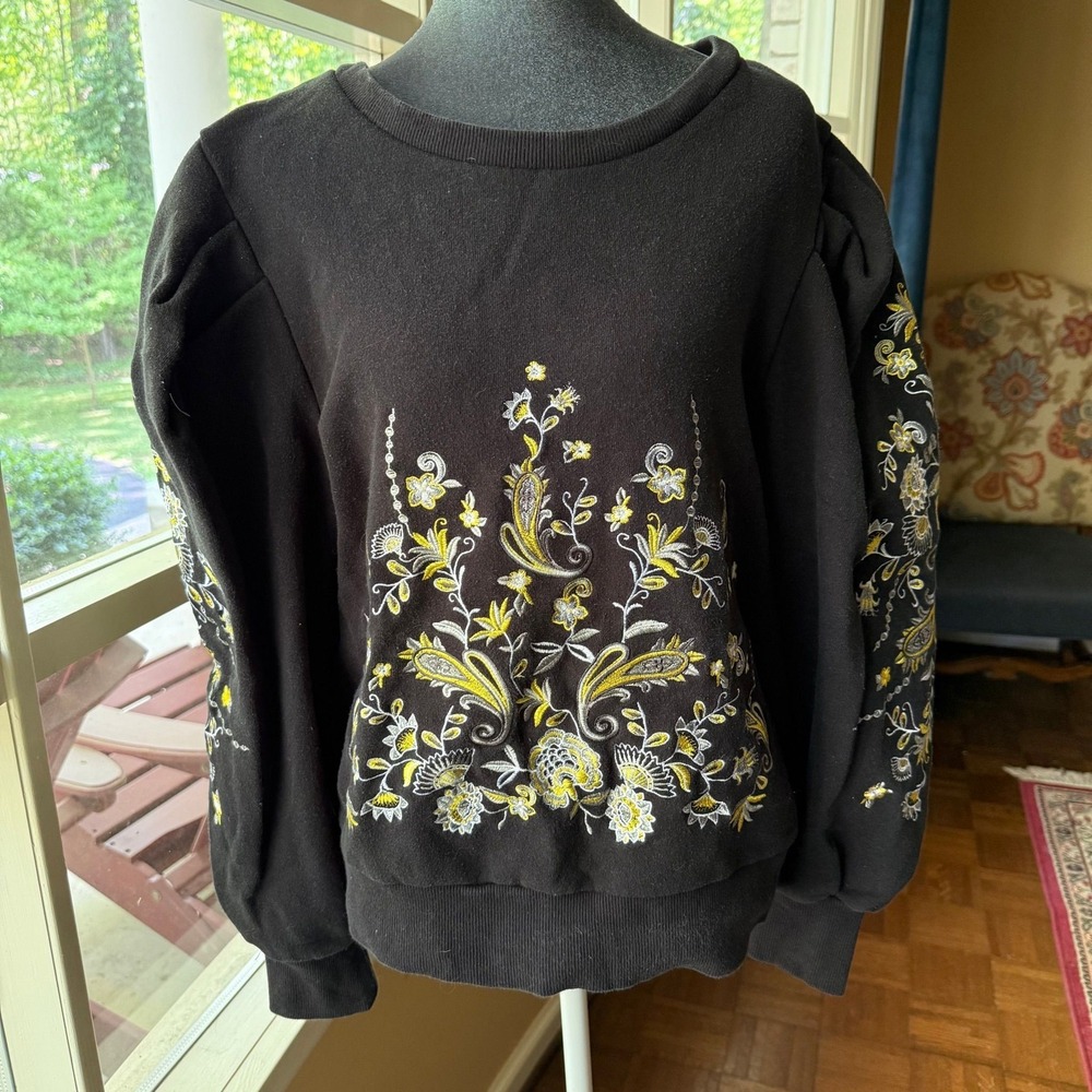 Vtg black sweatshirt with yellow and white‎ botanical floral embroidery size L